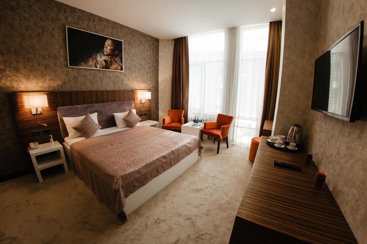 Hillmond Hotel Baky Esterno foto