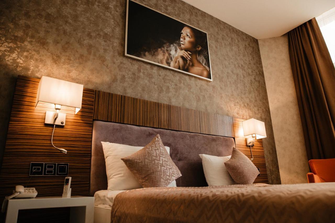 Hillmond Hotel Baky Esterno foto